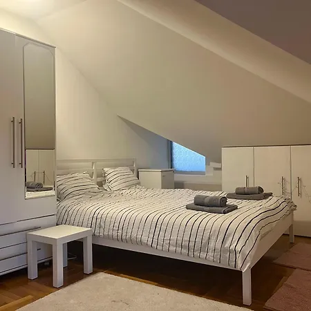 Calendula Apartment *